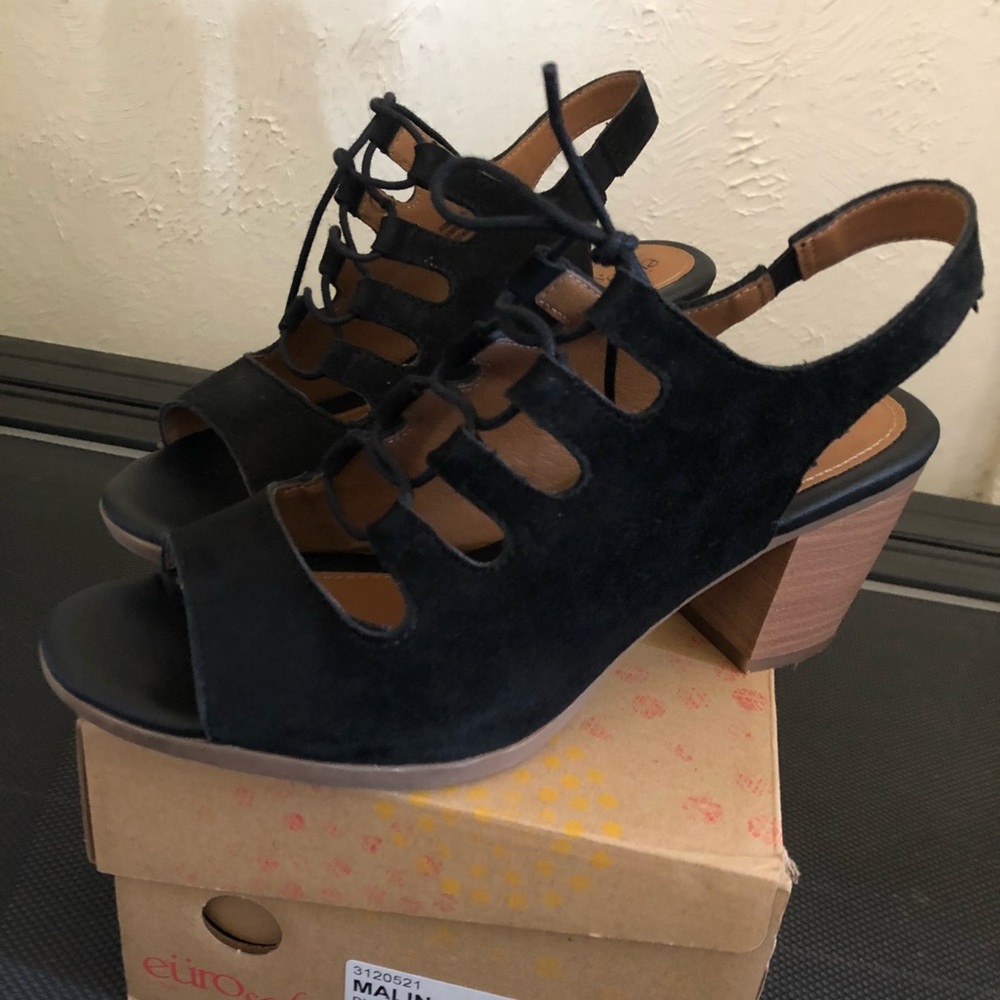 Stylish high heel dress sandals